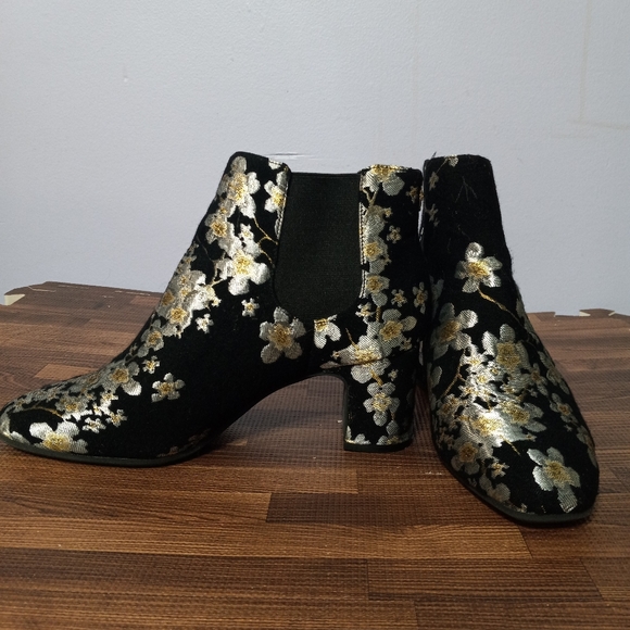 Floral Anne Klein Heeled Boots - Picture 3 of 8